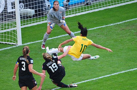 Marta sofre pnalti de Buehler nas quartas de final da Copa do Mundo