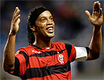 Ronaldinho comemora gol pelo Flamengo (Maurício Val/Divulgação)