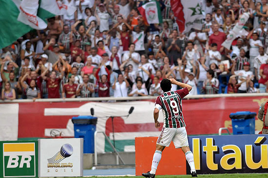 Fred comemora gol do Fluminense sobre o Corinthians