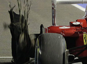 Massa anda com o pneu furado durante o GP de Cingapura