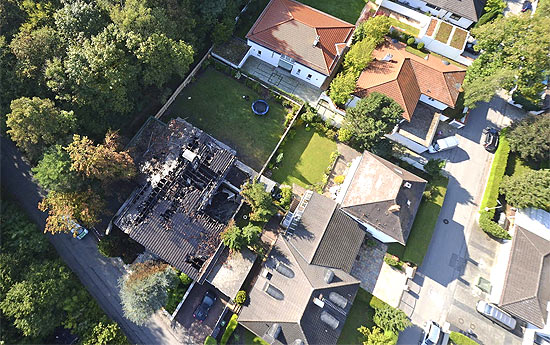 Vista aérea do que restou da casa do zagueiro brasileiro Breno, em Munique