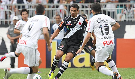 Vasco e Corinthians duelam em São Januário, pelo primeiro turno do Campeonato Brasileiro
