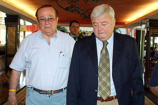 O presidente da Conmebol, Nicolás Leoz, e o presidente da CBF, Ricardo Teixeira, em fevereiro de 2006