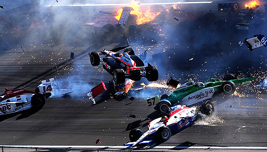 Mega acidente na prova de Las Vegas da Indy atingiu 15 carros