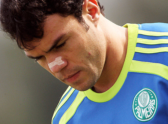Kleber em treino do Palmeiras; clique na foto e veja imagens da carreira do jogador