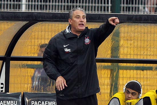 -EXCLUSIVO - - SAO PAULO, SP, BRASIL, 30/10/2011 -Campeonato Brasileiro 2011. Jogo Corinthians X Avai no estadio do Pacaembu.OTecnico Tite. Foto: Robson Ventura/Folhapress,(VENCER)