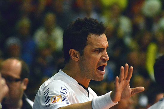 Falcão, do Santos, reclama durante a decisão do futsal contra o Carlos Barbosa