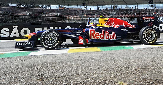 Mark Webber, da Red Bull, na primeira sesso de treinos do GP Brasil; clique e veja imagens