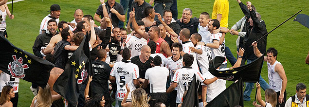 Jogadores do Corinthians comemoram conquista do Brasileiro-2011; veja mais