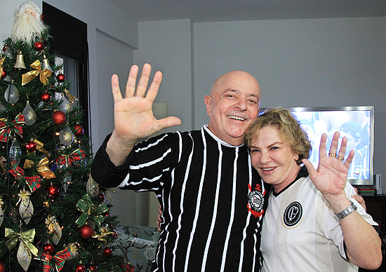 Lula comemora título Brasileiro do Corinthians ao lado da mulher, Marisa
