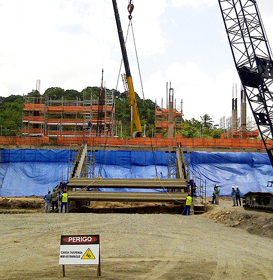 Obras no estádio que está sendo construído em Pernambuco para a Copa 