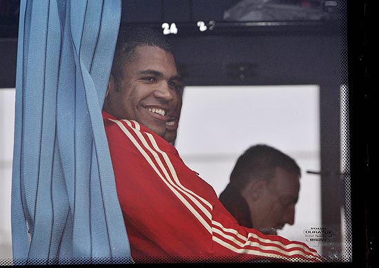 Breno em nibus da delegao do Bayern de Munique na ndia, onde o clube realizou amistosos no comeo deste ano