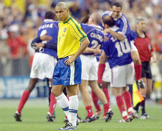 O atacante Ronaldo durante a final da Copa de 1998, conquistada pela França, em Paris