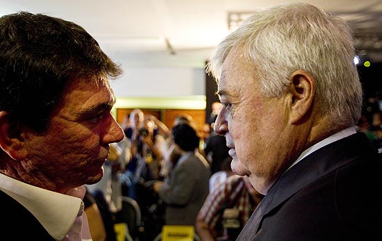 Andres Sanchez conversa com Ricardo Teixeira em evento no Jockey Club, no Rio, no início de fevereiro