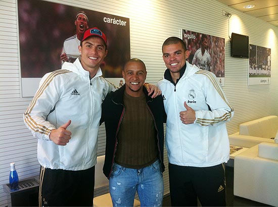 Roberto Carlos ao lado de Cristiano Ronaldo e Pepe