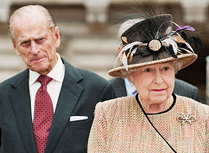 A rainha Elizabeth 2ª com seu marido, Philip, o duque de Edinburgo