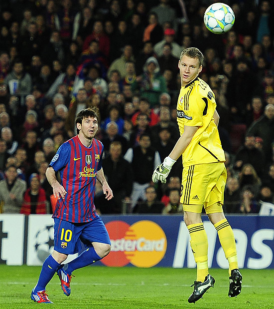 Messi encobre o goleiro Bernd Leno e marca o primeiro do Barcelona; clique na foto e veja galeria