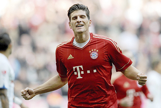 O atacante Mario Gomez comemora gol do Bayern de Munique