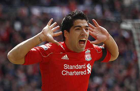 Suárez comemora gol do Liverpool contra o Everton pela Copa da Inglaterra