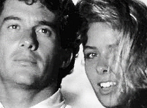Adriane Galisteu e Senna em imagem postada pela apresentadora em seu Twitter h dois anos