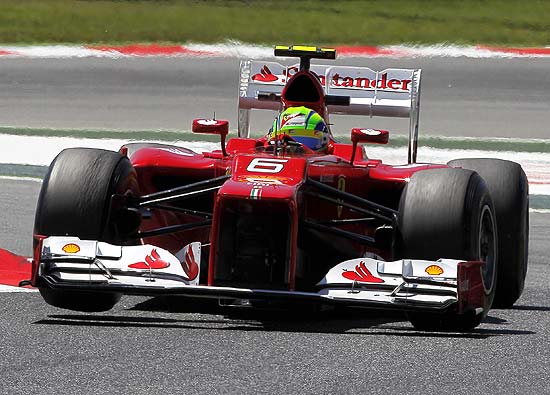 Felipe Massa, da Ferrari, durante a segunda sessão de treinos livres na Espanha; clique e veja mais fotos