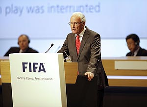Franz Beckenbauer fala no congresso da Fifa, em 2012