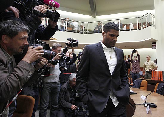 O zagueiro Breno chega ao Tribunal em Munique