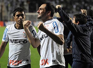 Danilo festeja o gol no Pacaembu