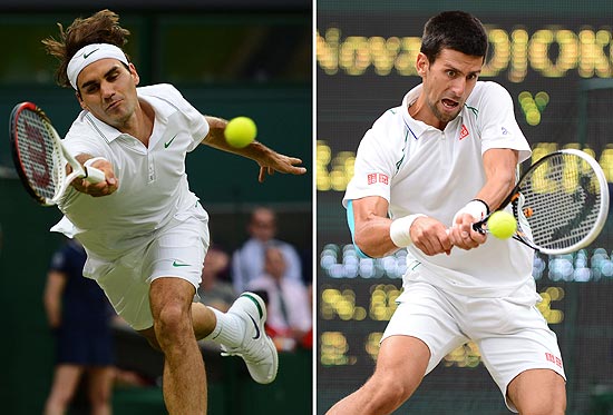 O suo Roger Federer ( esquerda) e o srvio Novak Djokovic em ao em Wimbledon