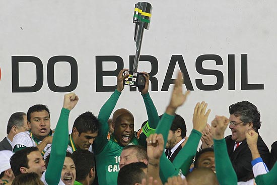 Jogadores do Palmeiras comemoram título da Copa do Brasil de 2012
