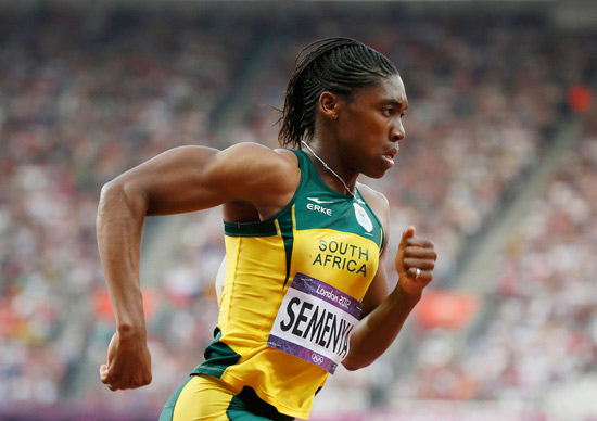 A sul-africana Caster Semenya corre na semifinal dos 800 m no Estdio Olmpico