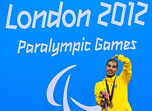 Daniel Dias com a segunda medalha de ouro conquistada nos Jogos Paraolmpicos