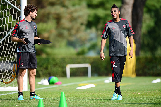 Alexandre Pato (esq.) e Robinho durante um treino do Milan