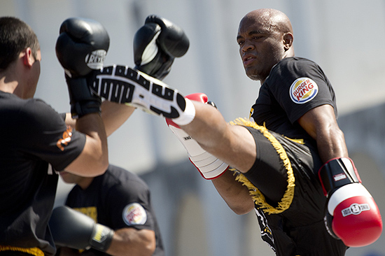 Anderson Silva nos treinos para a luta contra Stephan Bonnar 