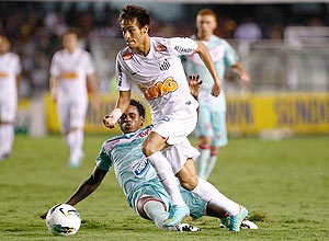 Neymar durante partida do Santos