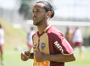 O atacante Ronaldinho em treino do Atlético-MG
