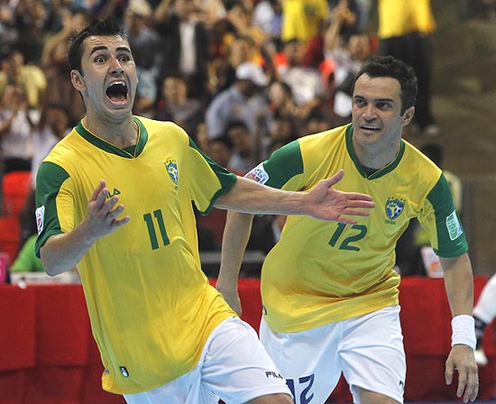 Herói do título, brasileiro Neto é eleito o melhor jogador da Copa