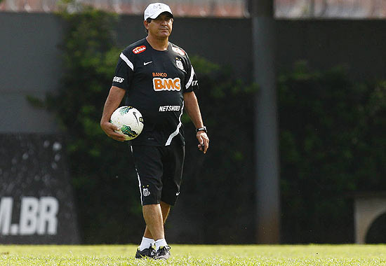 Muricy Ramalho durante treino do Santos 