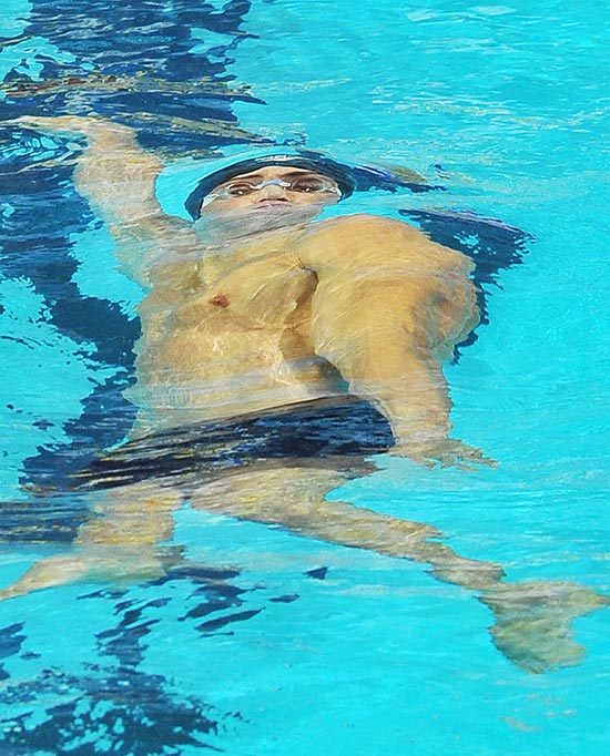 O brasileiro Guilherme Guido, bronze nos 100 m costas no Mundial de piscina curta de Istambul