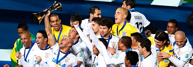 Equipe do Corinthians comemora a vitória do Mundial no Japão; veja mais