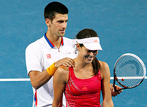 Novak Djokovic e Ana Ivanovic, em jogo da equipe sérvia na Copa Hopman 