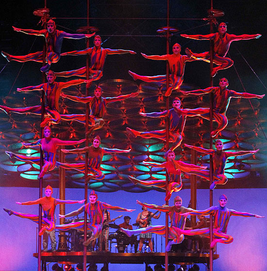 Performance do Cirque du Soleil no espetculo Saltimbanco, em 2011, em Moscou (Rssia)