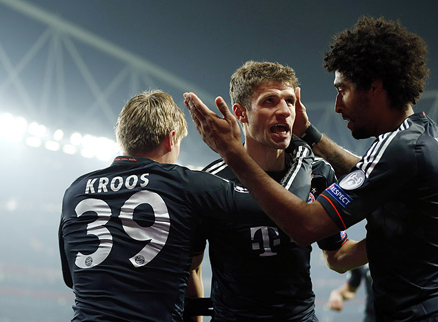 Toni Kroos (esquerda), Thomas Muller e i zagueiro brasileiro Dante foram os destaques do Bayern de Munique no jogo de ida