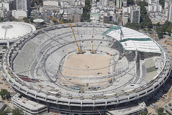 Vista aérea das obras do estádio do Maracanã