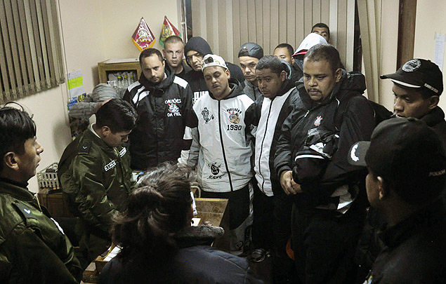 Torcedores corintianos detidos em Oruro, na Bolvia