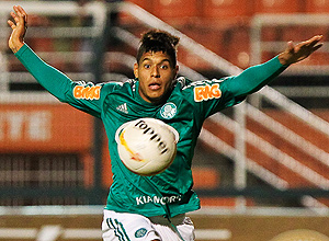 O atacante Leandro em jogo do Palmeiras