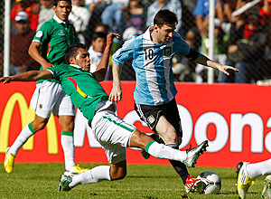 Argentina arranca empate com a Bolvia e Messi reclama de jogar na altitude