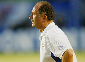Felipo comanda o Brasil contra o Paraguai, em Fortaleza, em 2002