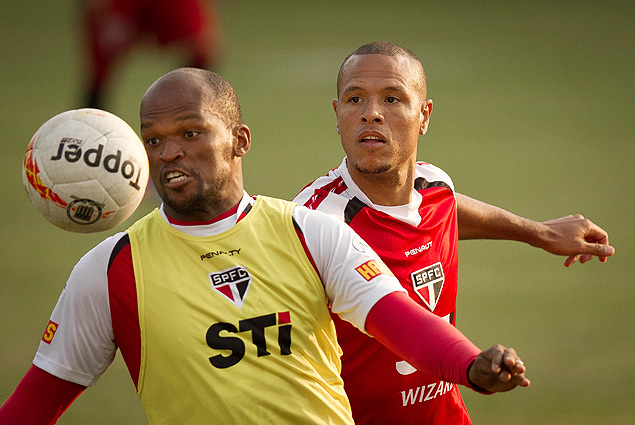 Edson Silva e Luis Fabiano durante treino do So Paulo