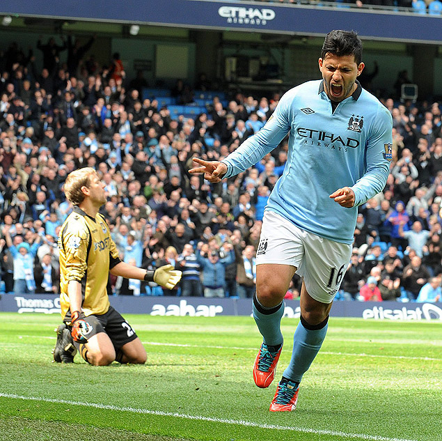 Agero comemora gol marcado na vitria do Manchester City sobre o West Ham